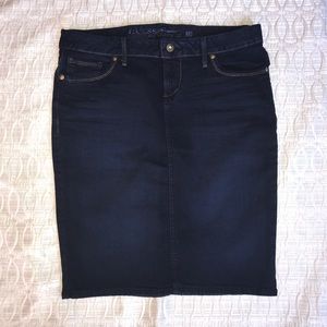 Guess Jean Skirt💙